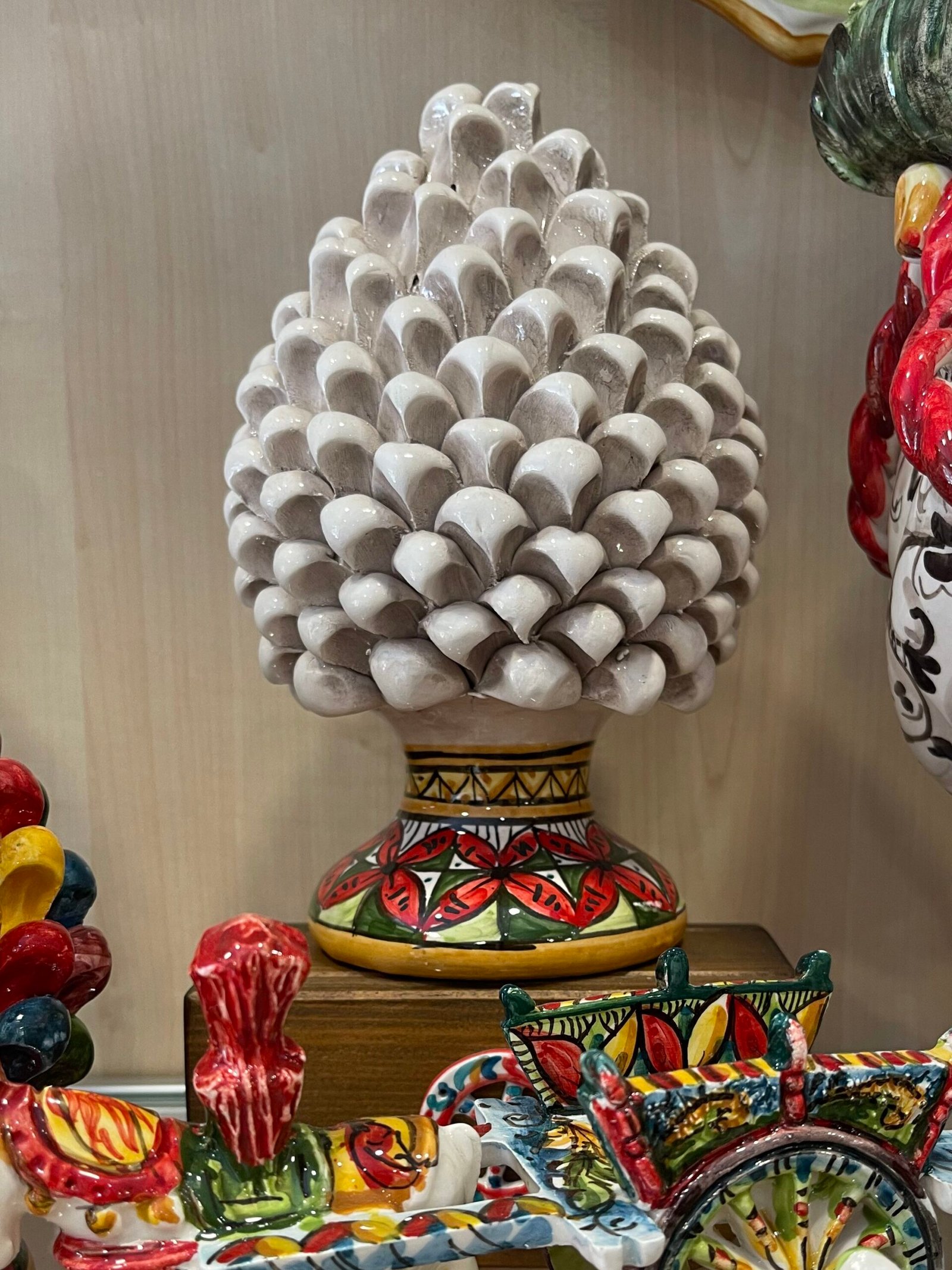 Sicilian home decor, pigna pine cone